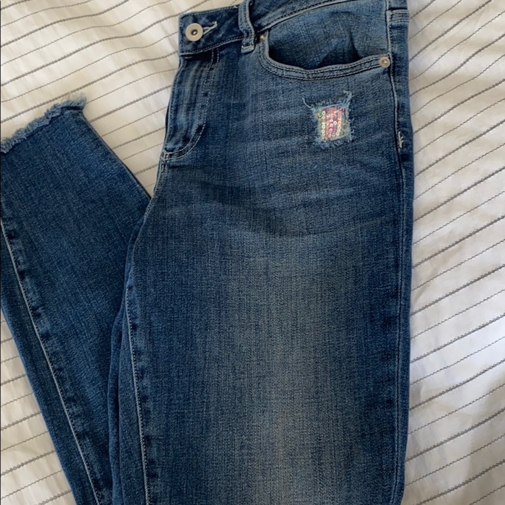 CeCe embellished Frayed ankle length jeans